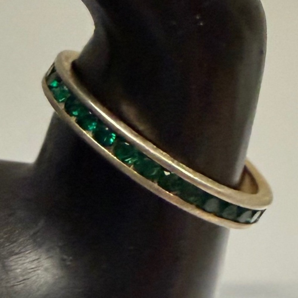Minimalist Gold Tone Eternity Band Emerald Green Simple Thin Stacking Ring 9.75